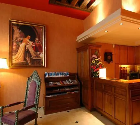 Du Palais Bourbon 3* Parigi
