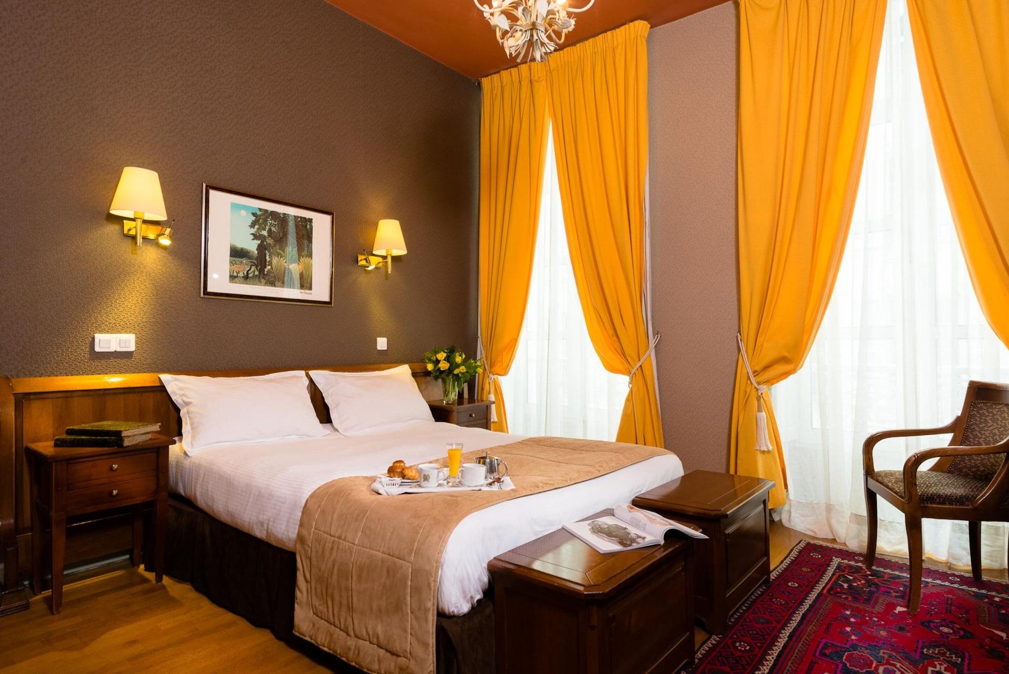 Du Palais Bourbon 3*