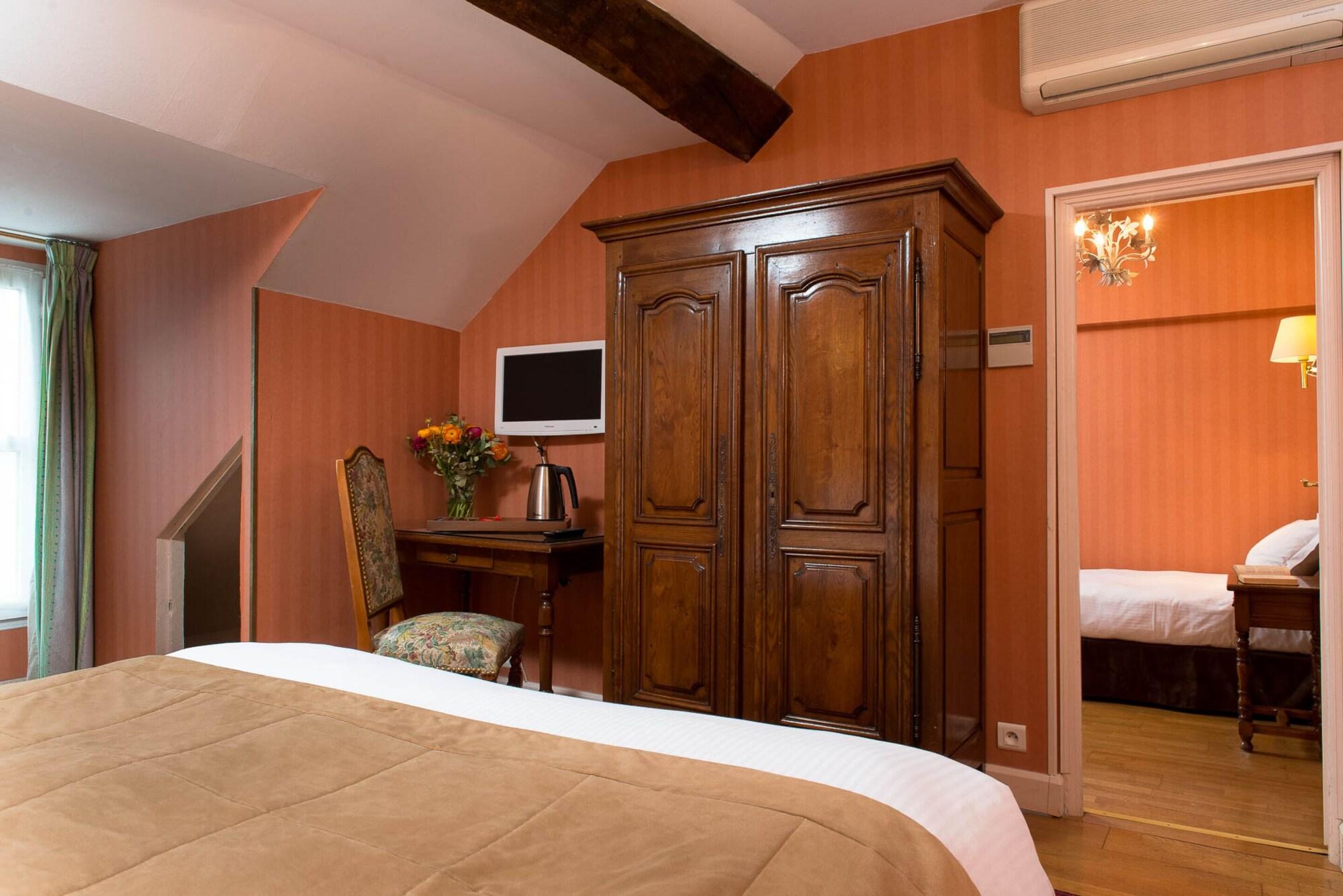 Hotel Du Palais Bourbon 3*