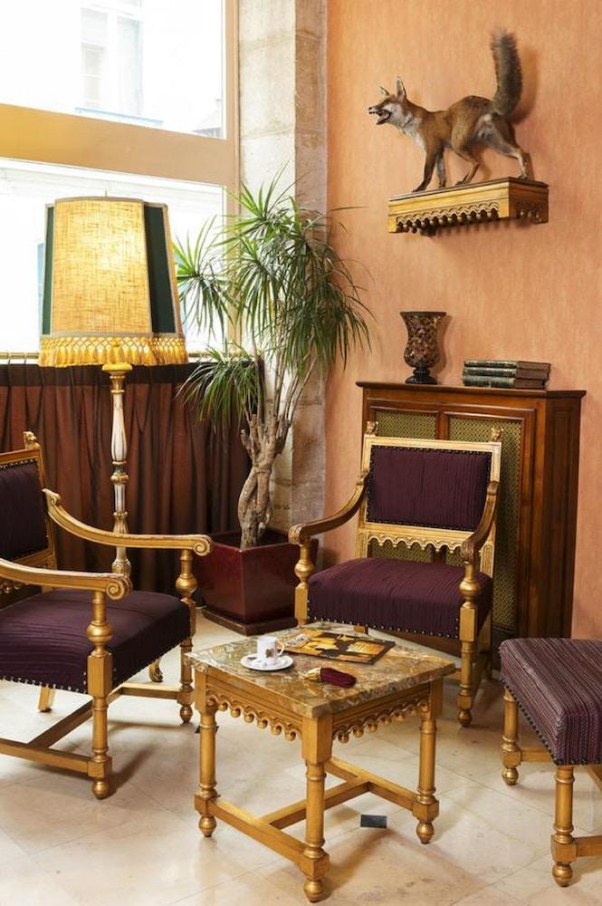 Du Palais Bourbon Hotel 3*